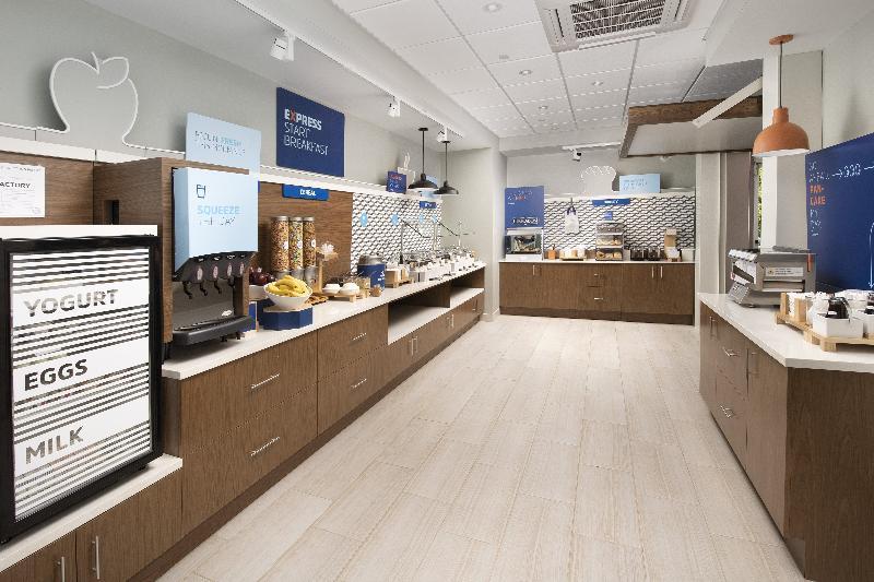 Hotel Express & - By Ihg North Brunswick
