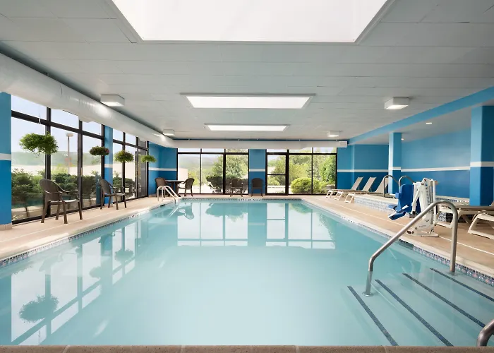 Holiday Inn Express & Suites - North Brunswick By Ihg