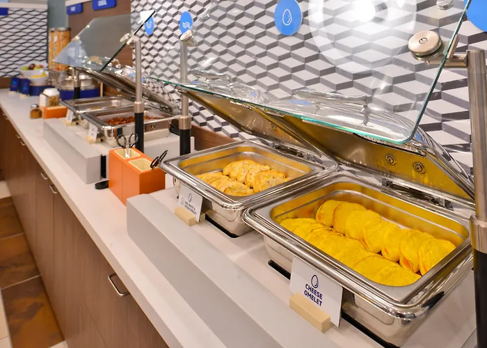 Holiday Inn Express & Suites - North Brunswick By Ihg